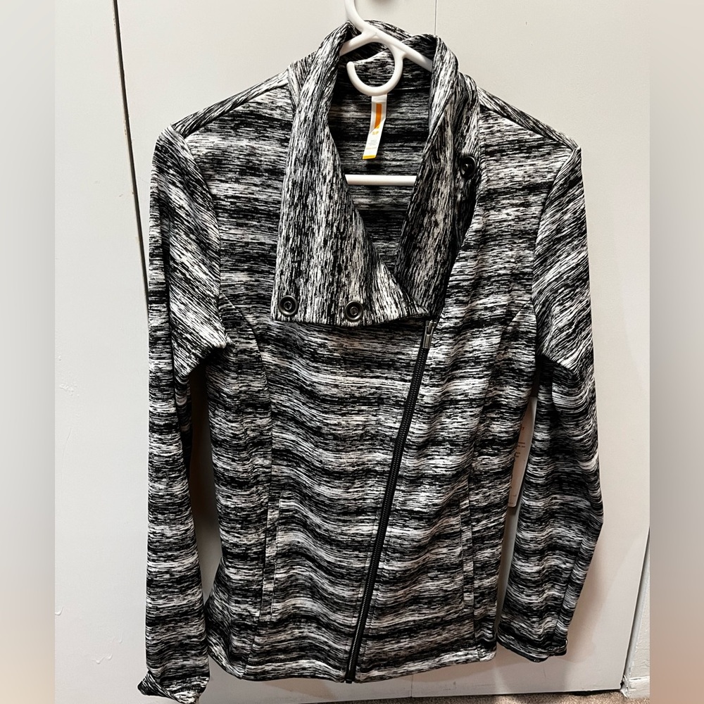 Lucy Women's Hatha Flow Jacket in Small - Brand New